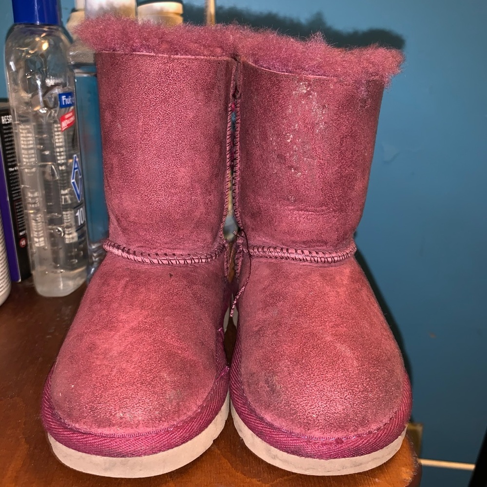 Toddler uggs, size 6